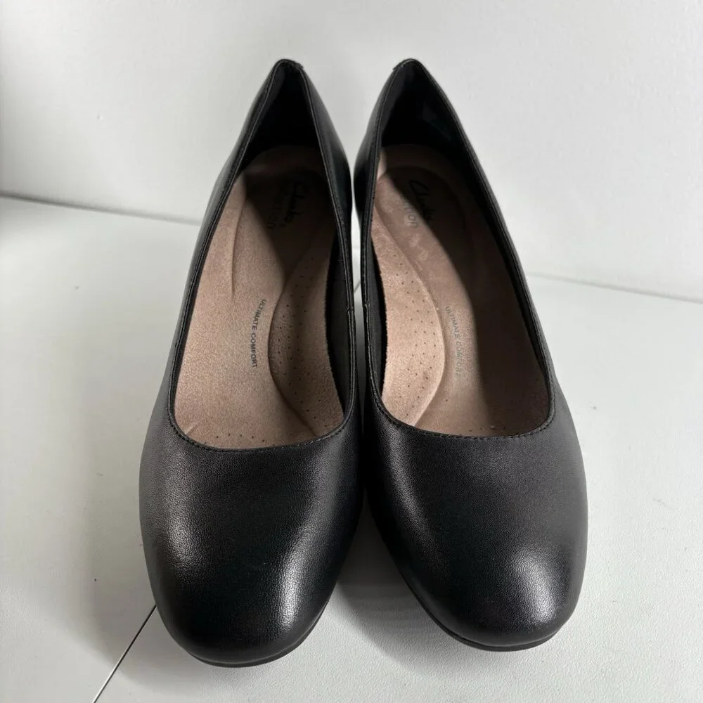 Clarks Collection Women 9.5M Black Leather Comfort Olivette Pearl Wedge Pump NWB
